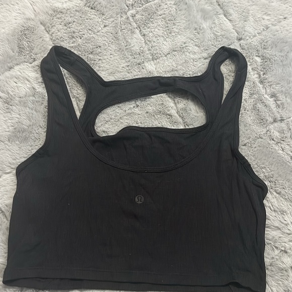 front, back and logo, very cute crop top - Picture 2 of 3